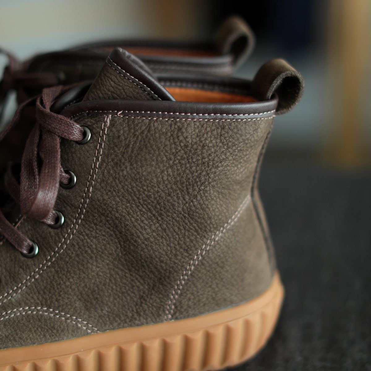 Tendon sole high-top cowhide shoes