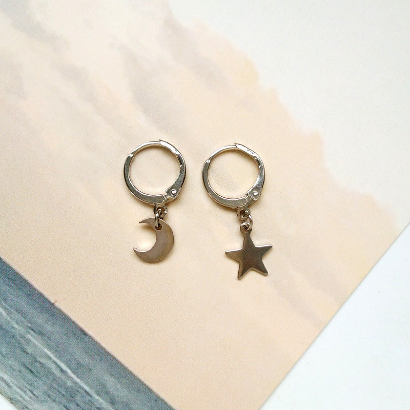 Small star and moon personality asymmetrical earrings