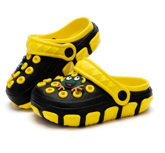 Children's hole shoes Summer new children's slippers Medium big children's slippers Baotou outdoor beach shoes